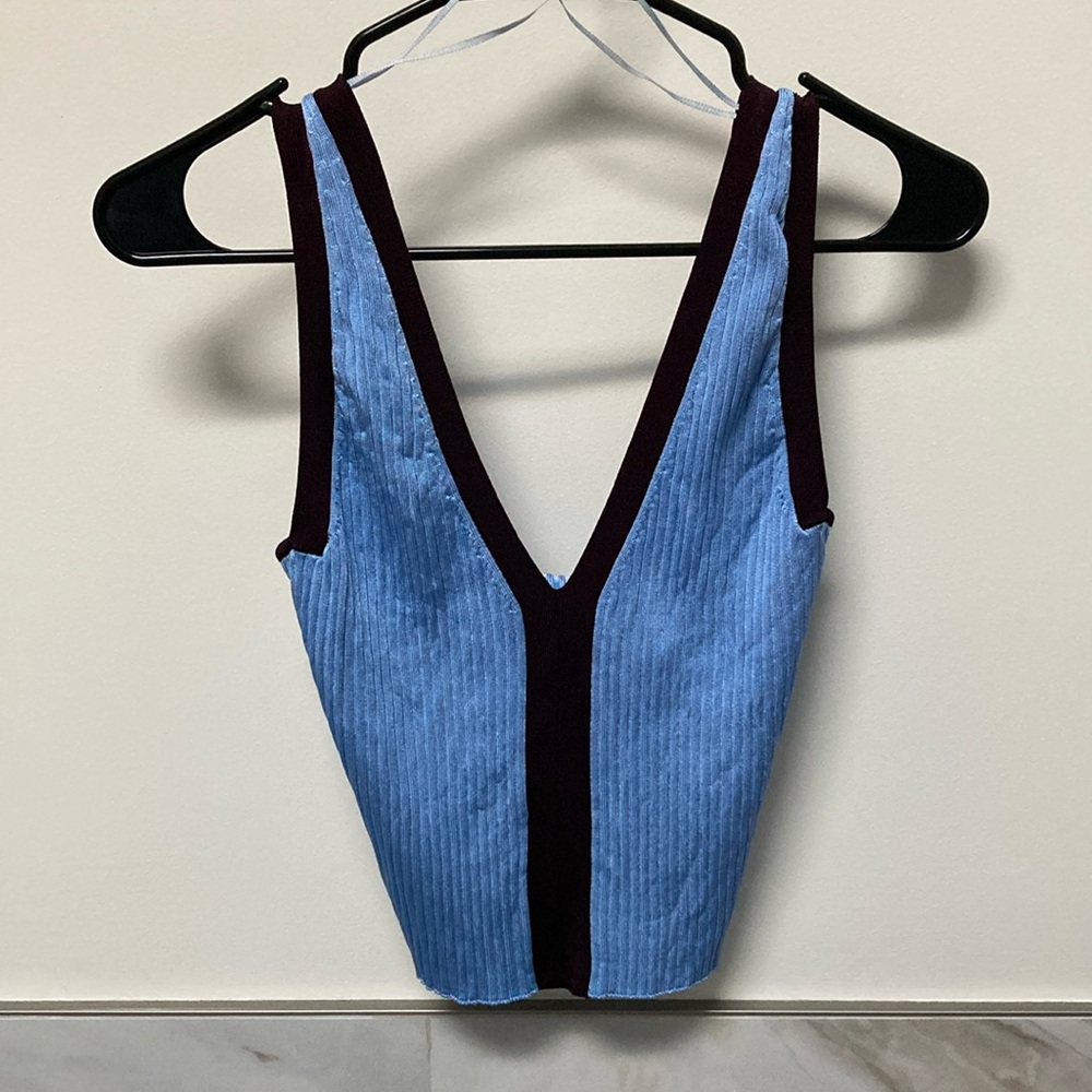 LIKE NEW Zara V-Neck Women's Top